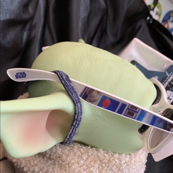 NWT Star Wars R2D2 Wayfarer Sunglasses w/ pouch - Picture 5 of 9